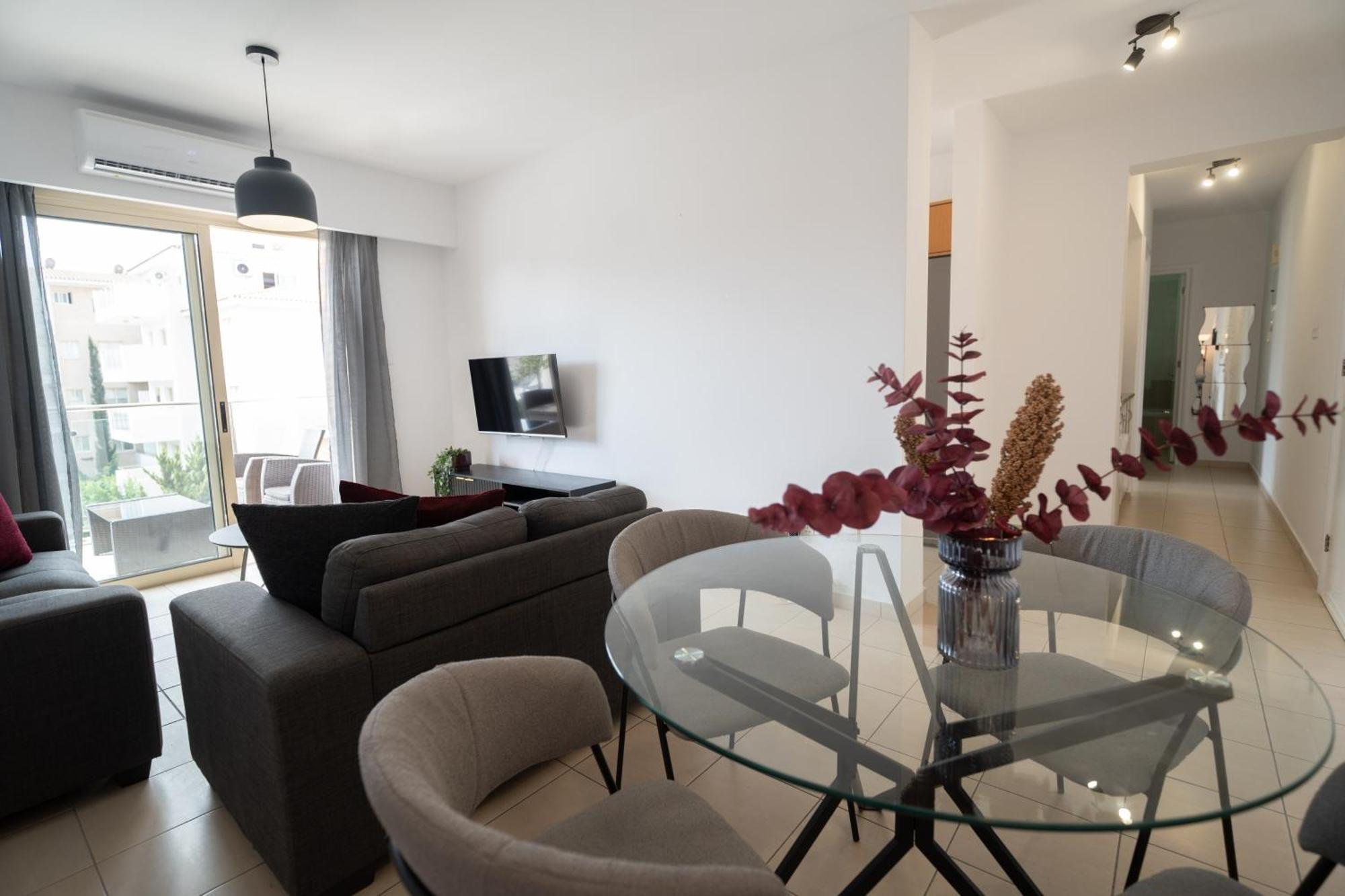 Apartment Phaedrus Living Elysian Escape