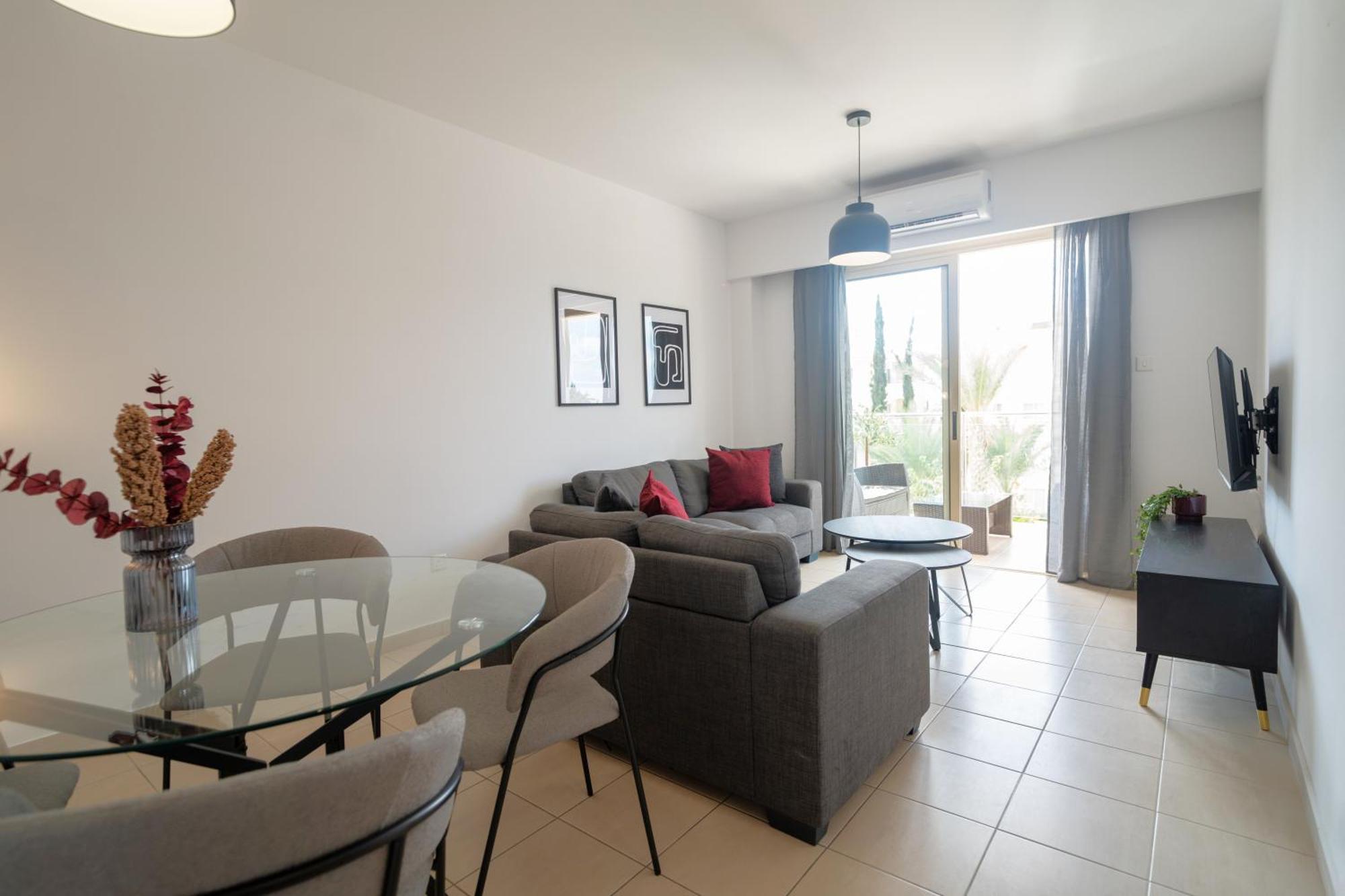 Apartment Phaedrus Living Elysian Escape